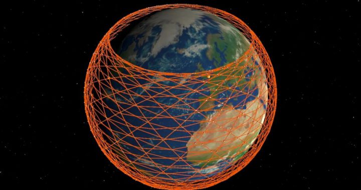 اینترنت ماهواره‌ای در دست کاربران