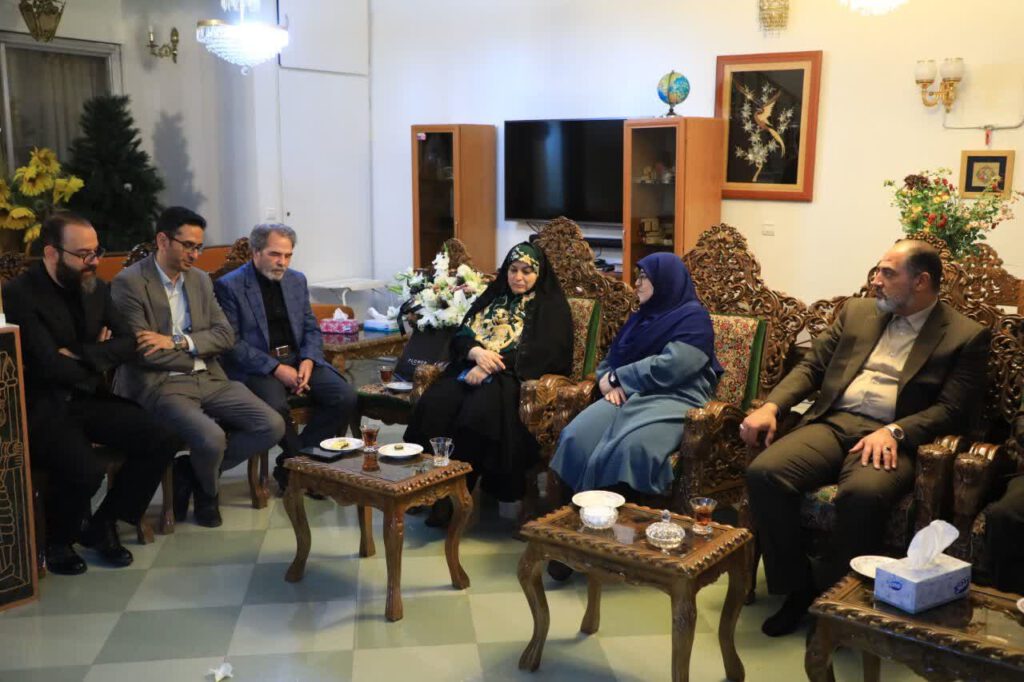 سخنگوی دولت به منزل کدام روزنامهنگار کرمانی رفت؟