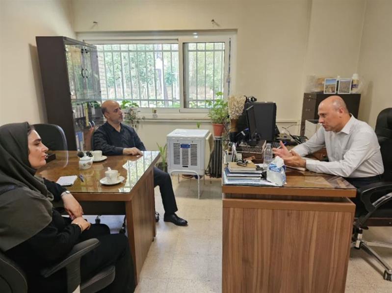 نشست روابط‌عمومی مؤسسه تحقیقات اصلاح و تهیه نهال و بذر با معاون بخش تحقیقات دانه‌های روغنی در راستای انتشار دانش فنی به مخاطبان