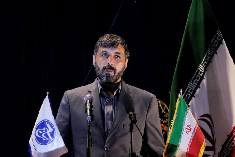 حريت و جسارت در دستور كار خبرنگاران باشد