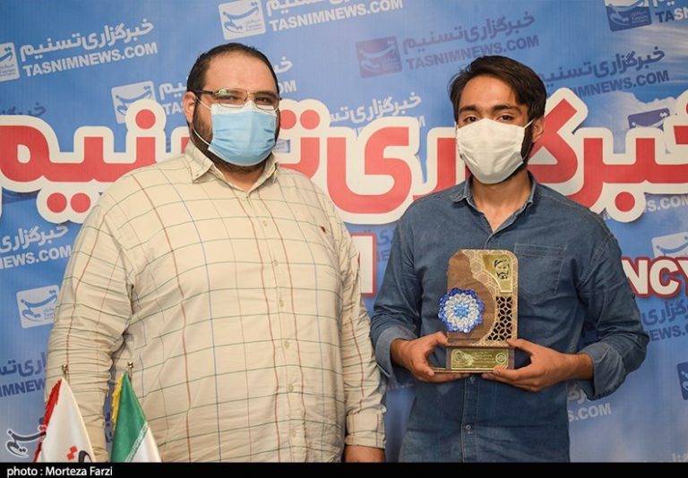 تجلیل بسیج رسانه آذربایجان شرقی از عکاس و خبرنگار خبرگزاری تسنیم به عنوان راویان برتر مبارزه با کرونا