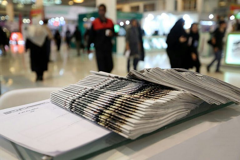 رسانه‌های دوزبانه در آذربایجان‌غربی که به سرزمین رنگین‌کمان اقوام، ادیان و مذاهب شهرت دارد، فرصتی کم‌نظیر برای ایجاد وحدت پدید آورده اند که استفاده بهتر از این ظرفیت می‌تواند، توسعه همه‌جانبه فرهنگی و اتحاد بین اقوام و ادیان را سبب شود.