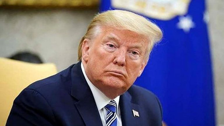 خبرنگار طرفدار ترامپ: با عزت و احترام کاخ سفید را ترک کن