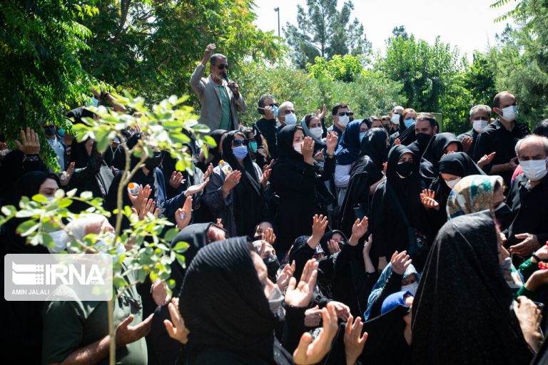 بیانیه خانواده ریحانه یاسینی و مهشاد کریمی: همکاران ریحانه و مهشاد از ریشه یابی این حادثه کوتاه نیایند