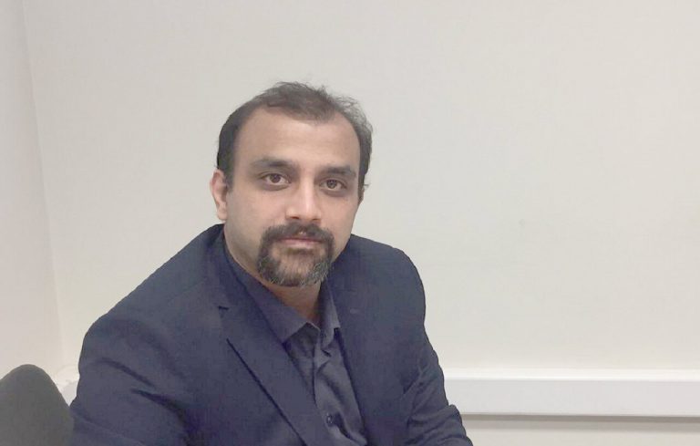 علی شاکر: محدودیت دایره عمل خبرنگاران، جریان رادیکال فضای مجازی راقوی می‌کند