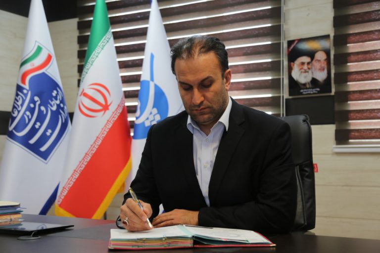 خبرنگاران بيرق به دستان آگاهي بخشي و حقيقت