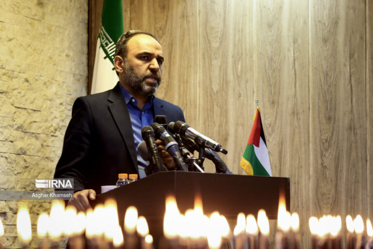 معاون مطبوعاتی: خبرنگاران باوجود تهدید کار خود را پیش می‌برند