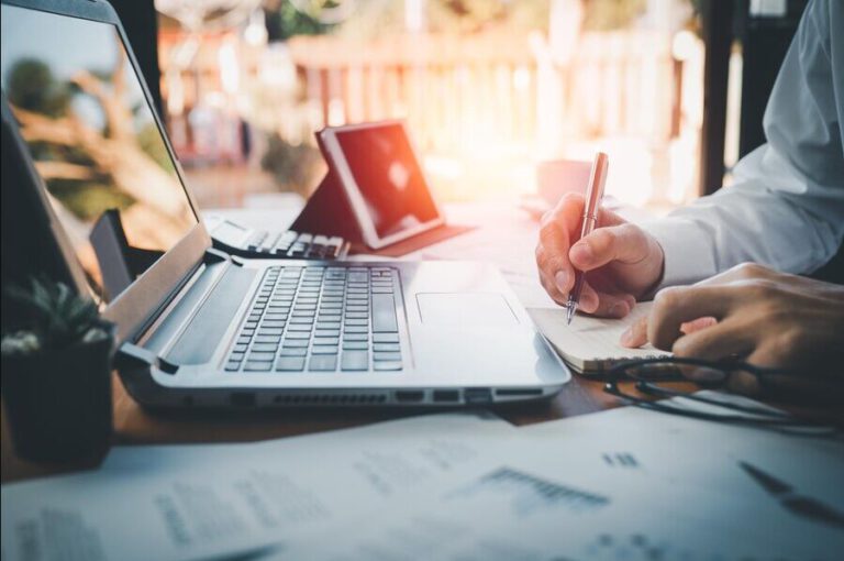 روزنامه‌نگاری در دنیای دیجیتال؛ چالش‌ها و راهکارها