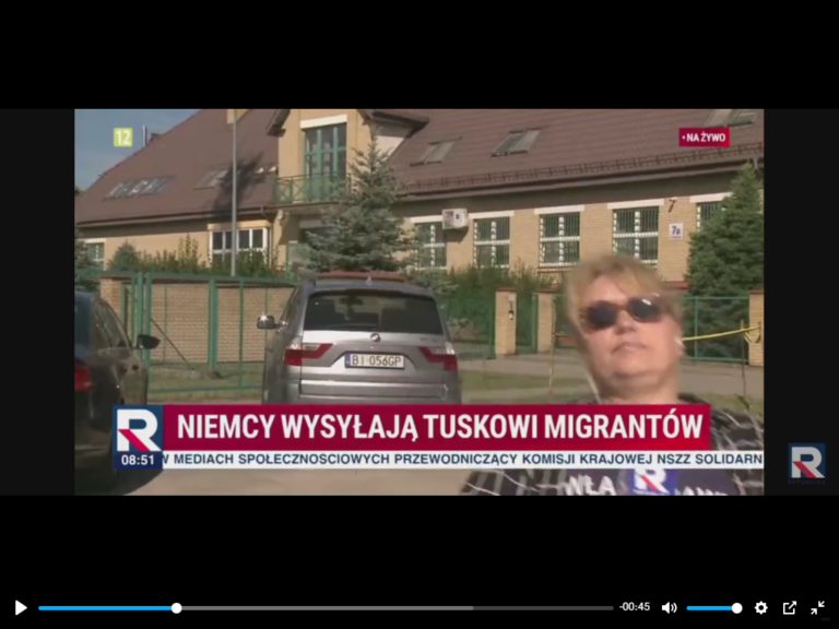 غش کردن خبرنگار لهستانی حین گزارش در گرمای شدید!