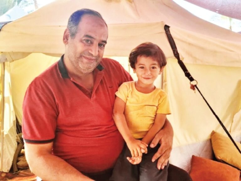 خبرنگار فلسطینی در غزه: برای ۱۰۰ خبرنگار غربی در واتساپ خبر ارسال می‌کنم