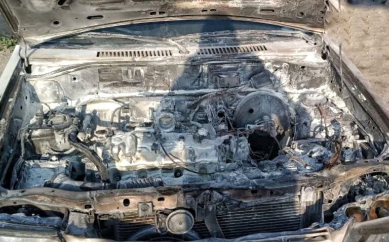 خودروی خبرنگار باسابقه مینابی در آتش سوخت