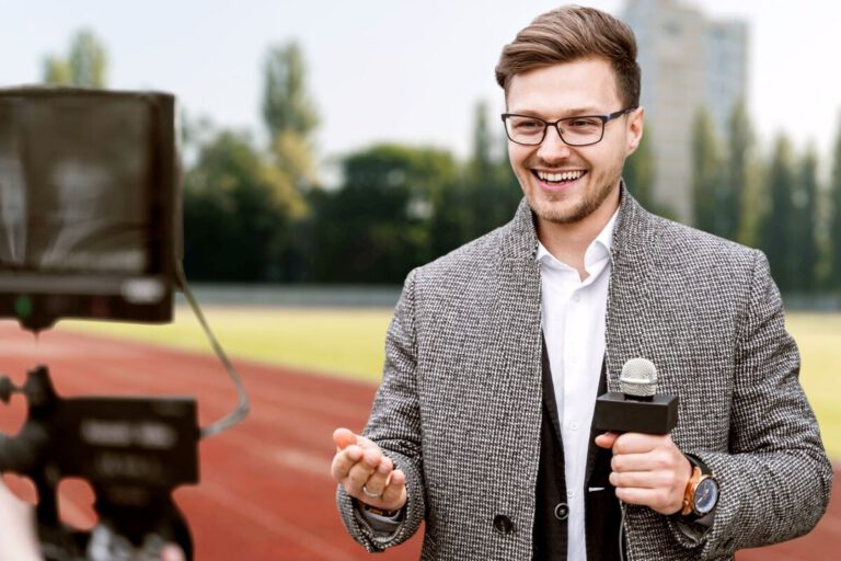 علاقمندان به خبرنگاری چگونه می‌توانند به این عرصه وارد شوند؟