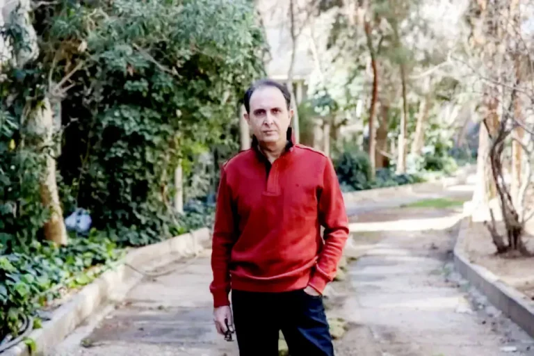 بیژن اشتری مترجم، روزنامه‌نگار و منتقد سینما در ۶۴ سالگی درگذشت