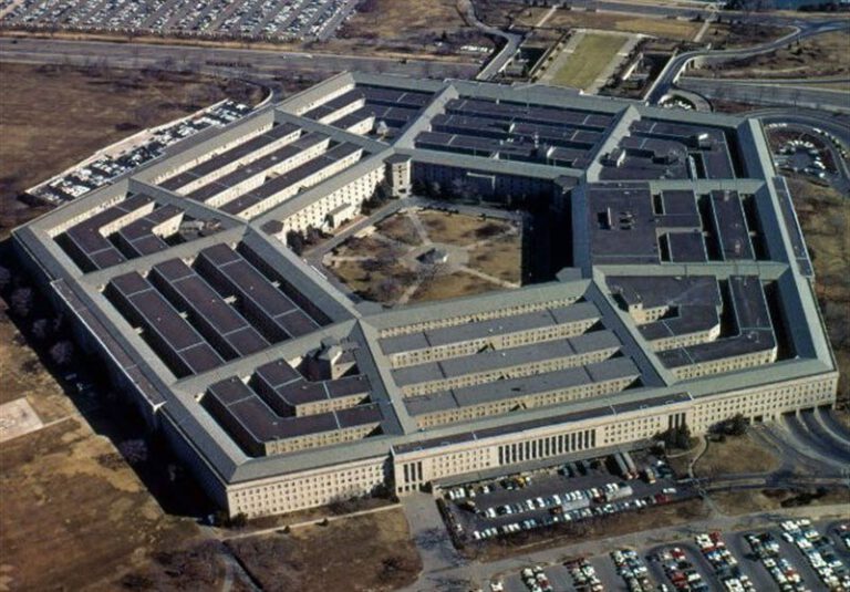 انتقاد از محدودیت‌های پنتاگون برای خبرنگاران