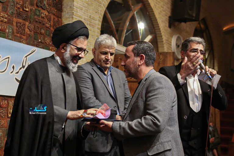 قدردانی ویژه از خانواده شهید علیرضا فلاح در دهمین سالگرد هفته نامه خبرفردیس