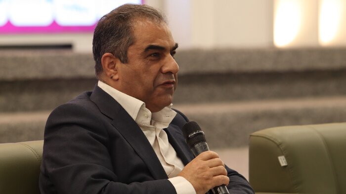 فرق رسانه حرفهای و غیرحرفهای؛ از انتشار اصلاحیه تا تغذیه از اخبار جعلی