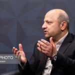 پاسخ معاون وزیر به چالش رسانه‌ها؛ کاغذ، اقتصاد و اینترنت خبرنگاران