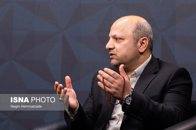 پاسخ معاون وزیر به چالش رسانه‌ها؛ کاغذ، اقتصاد و اینترنت خبرنگاران