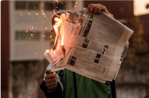 آیا مردم از اخبار خسته شده اند یا به دنبال روزنامه‌نگاری جدید هستند؟