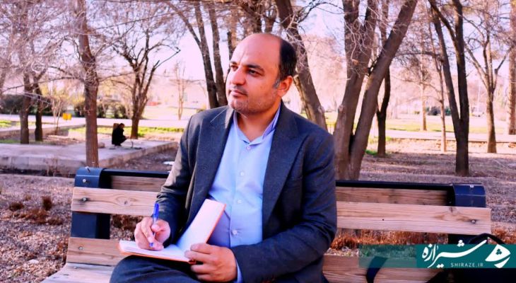 در عصر رسانه، خود را بسازید