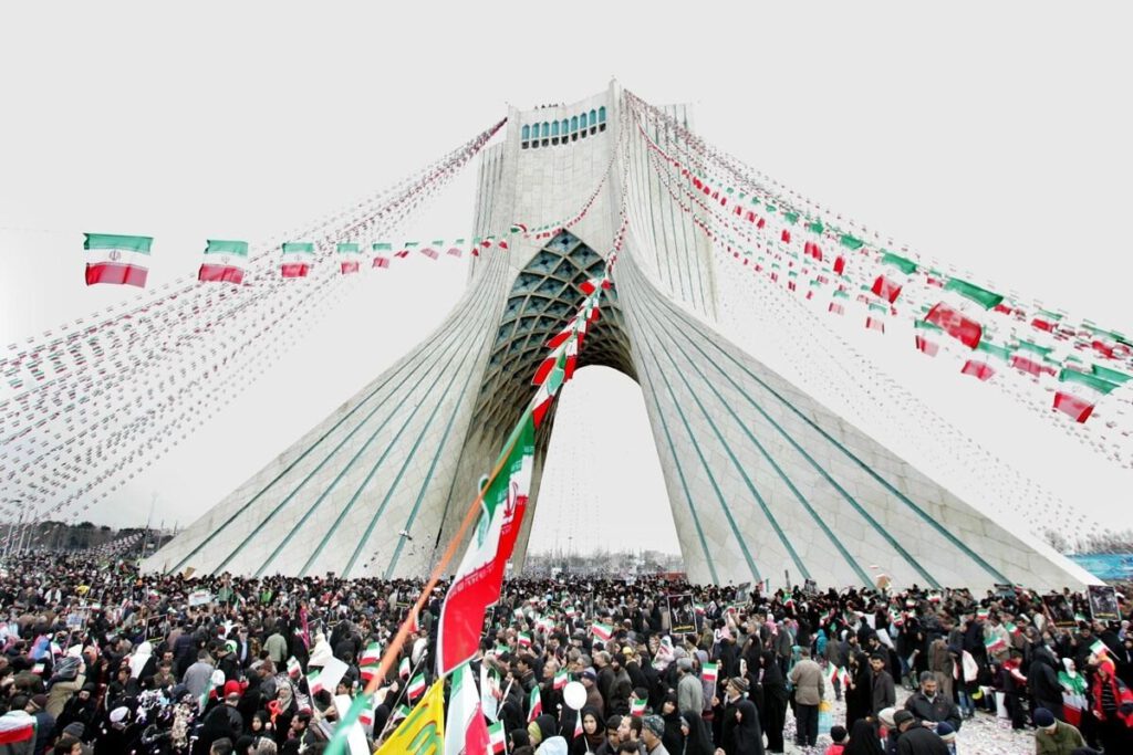 دعوت سازمان بسیج رسانه قم برای حضور در راهپیمایی ۲۲ بهمن