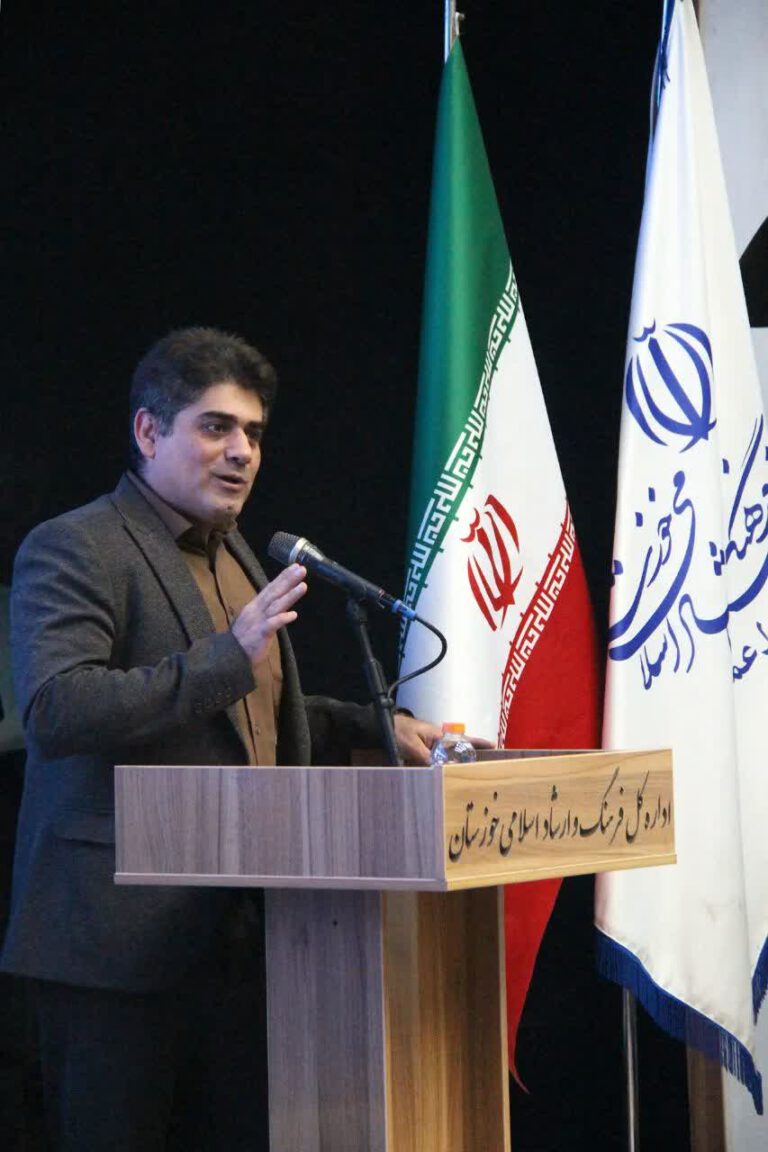 رسانه‌ها با تکیه بر روایت‌های پیروزی ، در کنار مردم و نیروهای نظامی در خط مقدم دفاع از مام میهن ایستاده‌اند