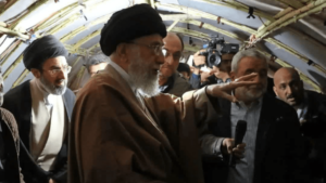 رهبر شهید و یک درس فراموش‌نشدنی به خبرنگاران