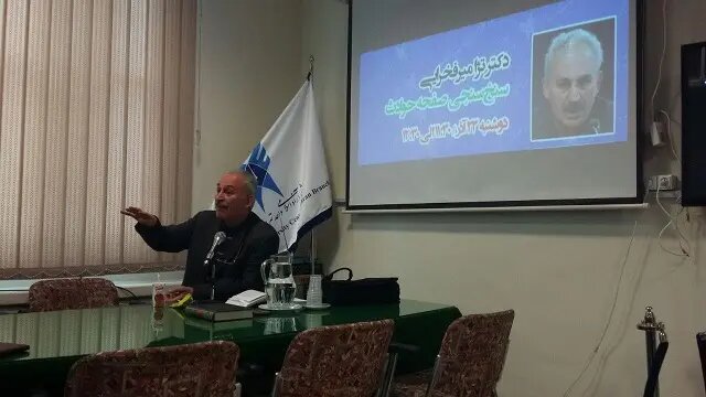 تژا میرفخرایی؛ استادی که وزن علوم ارتباطات بود