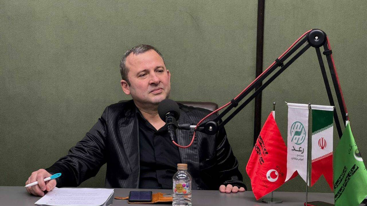 گفت‌وگو درباره مطبوعات با علی شاملومحمودی، مدیر پایگاه‌های خبری چراغ روشن و امید