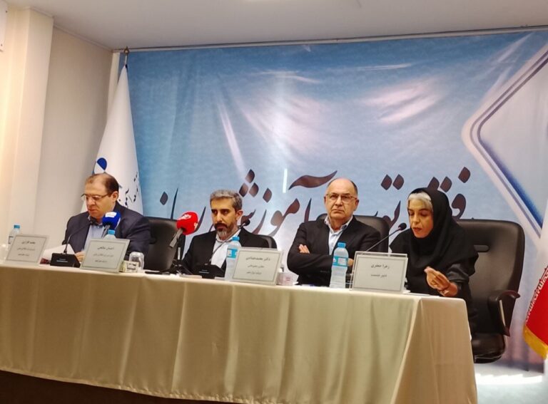 رسانه بلد نیست سوژه را پردازش کند/ ساختارهای موجود نظام اطلاع‌رسانی را فربه کرده است