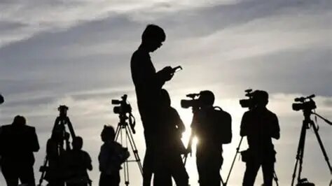 انجمن صنفی روزنامهنگاران تهران اعلام کرد: بیش از ۱۰۰ خبرنگار در یک سال اخیر اخراج شدند