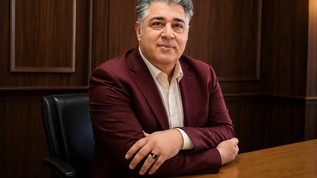 اکبر حیدری: سایه سنگین بحران‌ها بر ویترین‌های خالی؛ روز خبرنگار در برزخِ جنگ و گرانی